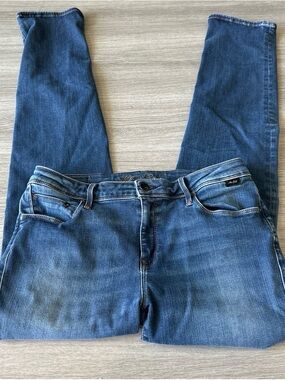 Mavi Women's Straight Leg Jeans in Medium Blue Wash